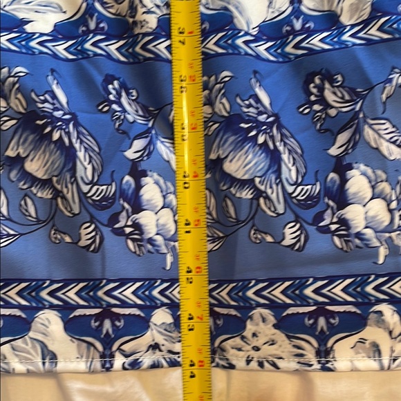 Blue Bell Sleeve V-Neck Midi Dress. - Picture 4 of 9